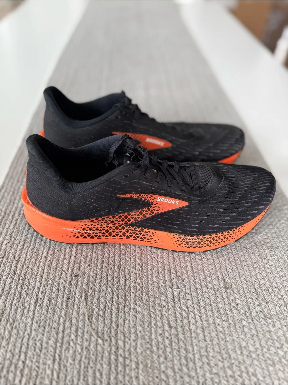 Brooks Hyperion Tempo Black Orange Athletic Running Shoes Size 11